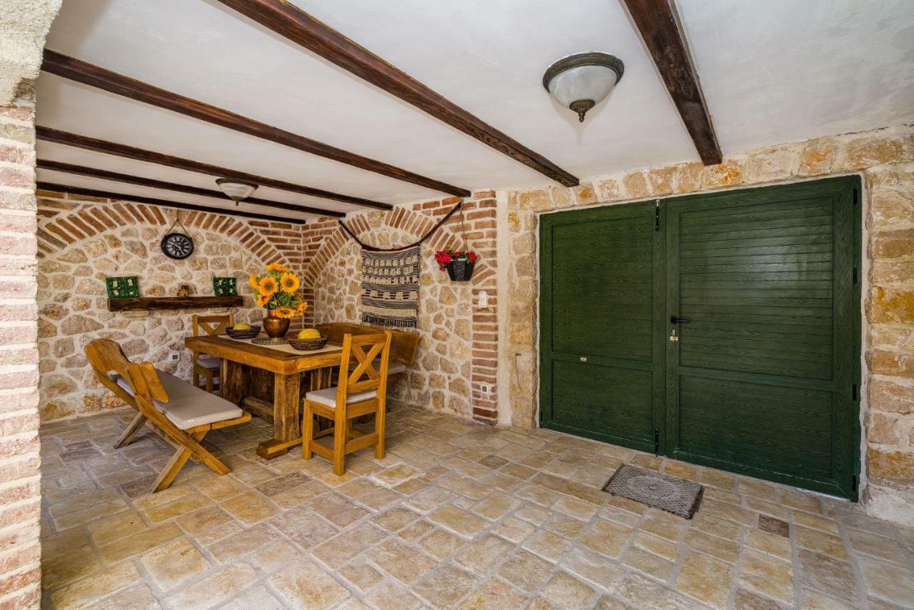 Stone House Villa ราชานาส ภายนอก รูปภาพ